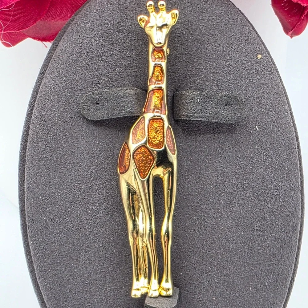 Liz Claiborne Gold Tone Giraffe‎ Brooch Amber Enamel Animal Pin LC Signed Safari
